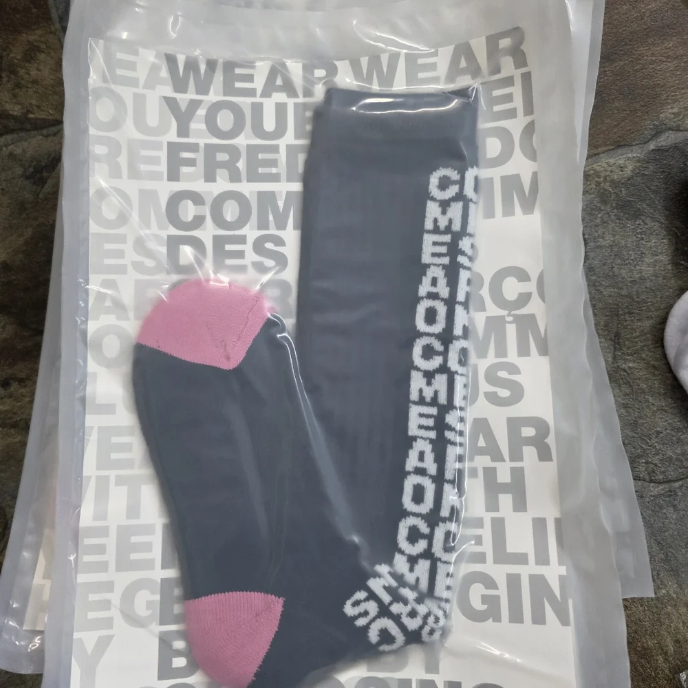 NWT Comme des Garcons Black Pink logo socks Sz M